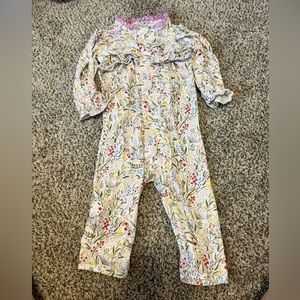 Magnetic me onesie. Only worn once. No stains. 3-6 months